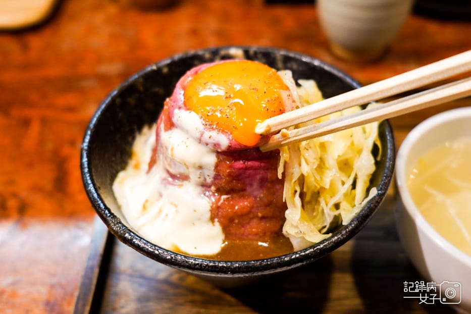 21秋葉原美食ーストビーフRoast Beef 大野烤黑毛和牛肉蓋飯半熟蛋.jpg