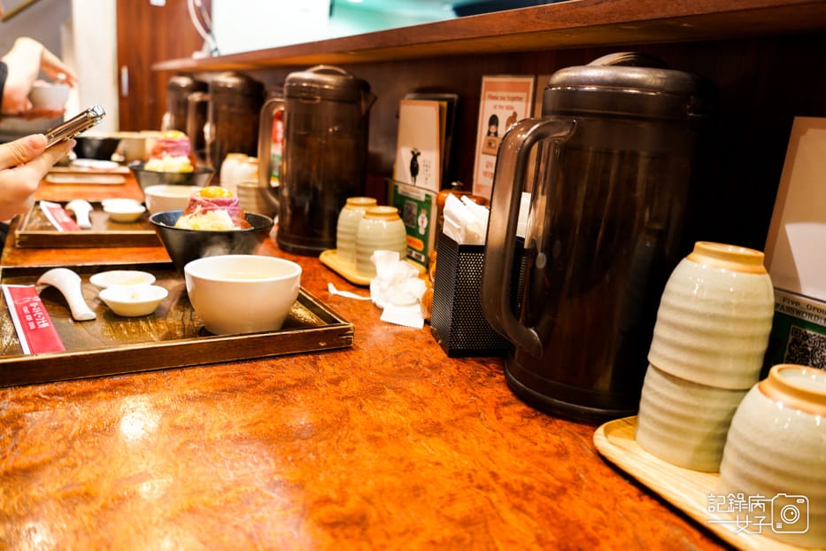 8秋葉原美食ーストビーフRoast Beef 大野烤黑毛和牛肉蓋飯半熟蛋.jpg