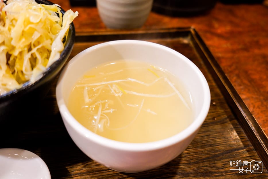 15秋葉原美食ーストビーフRoast Beef 大野烤黑毛和牛肉蓋飯半熟蛋.jpg