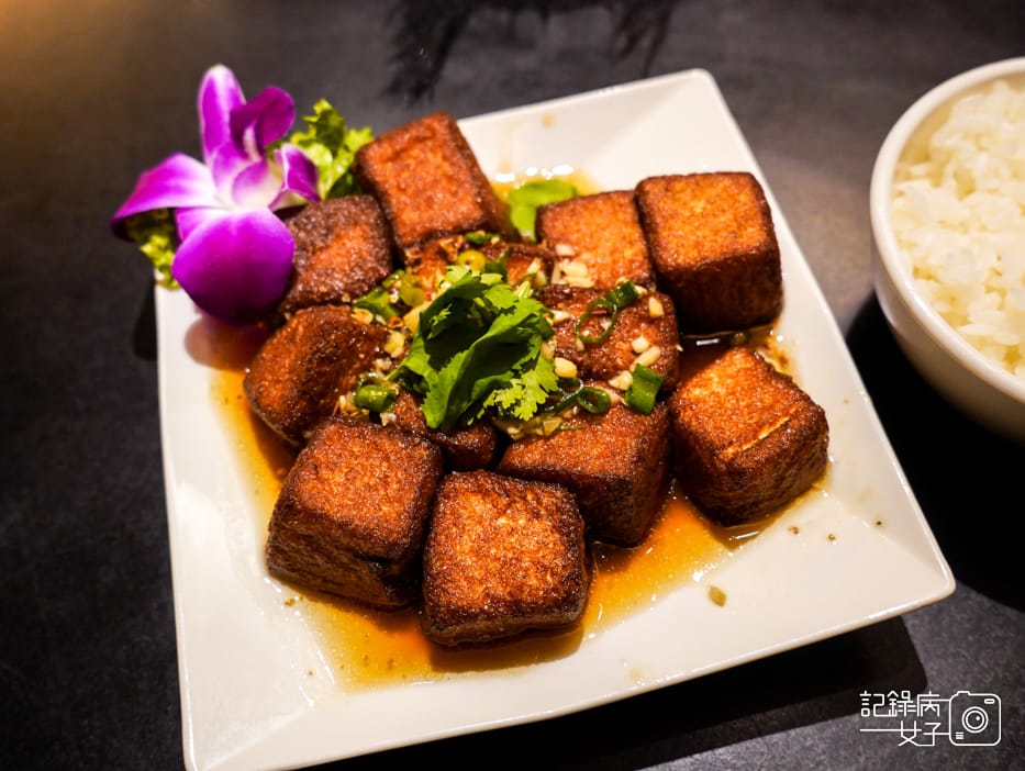 36桃園麻瓜煮味黑嚕嚕皮蛋滷肉麻辣鍋金瓜雞湯老皮嫩肉.jpg 36桃園麻瓜煮味黑嚕嚕皮蛋滷肉麻辣鍋金瓜雞湯老皮嫩肉.jpg