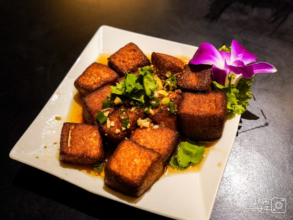 37桃園麻瓜煮味黑嚕嚕皮蛋滷肉麻辣鍋金瓜雞湯老皮嫩肉.jpg 37桃園麻瓜煮味黑嚕嚕皮蛋滷肉麻辣鍋金瓜雞湯老皮嫩肉.jpg