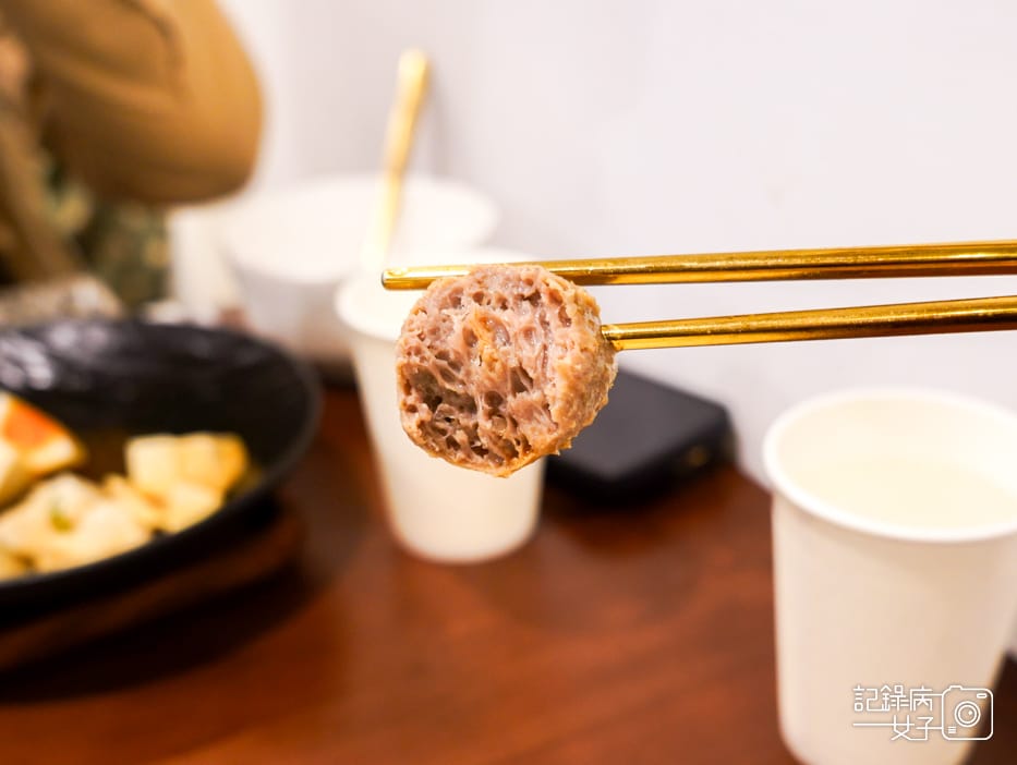 36華山三創湯神頂級和牛牛肉麵牛骨湯頭 M9和牛牛肉麵潮州牛肉丸.jpg 36華山三創湯神頂級和牛牛肉麵牛骨湯頭 M9和牛牛肉麵潮州牛肉丸.jpg