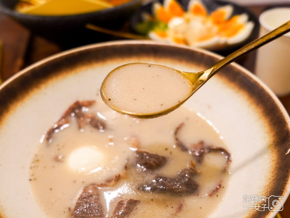 28華山三創湯神頂級和牛牛肉麵牛骨湯頭 M9和牛牛肉麵.jpg 28華山三創湯神頂級和牛牛肉麵牛骨湯頭 M9和牛牛肉麵.jpg