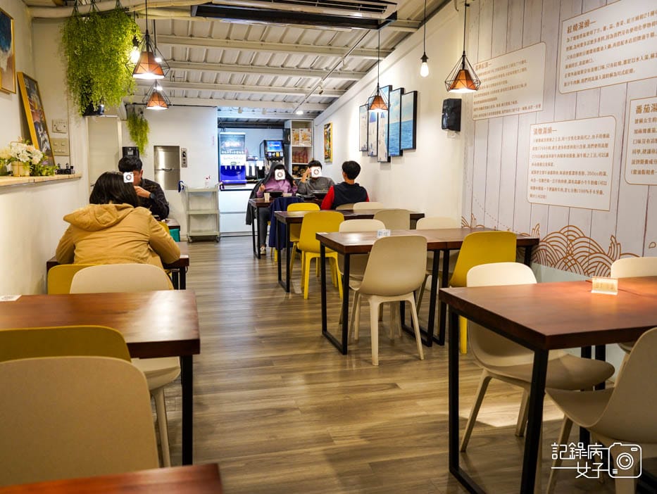 4華山三創湯神頂級和牛牛肉麵牛骨湯頭 M9和牛牛肉麵潮州牛肉丸.jpg 4華山三創湯神頂級和牛牛肉麵牛骨湯頭 M9和牛牛肉麵潮州牛肉丸.jpg