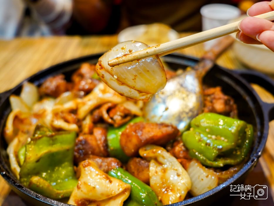 40新北中和南勢角青丹扎西新疆青藏料理羊騷味青藏羊排炕鍋大盤雞鍋皮帶寬麵.jpg 40新北中和南勢角青丹扎西新疆青藏料理羊騷味青藏羊排炕鍋大盤雞鍋皮帶寬麵.jpg