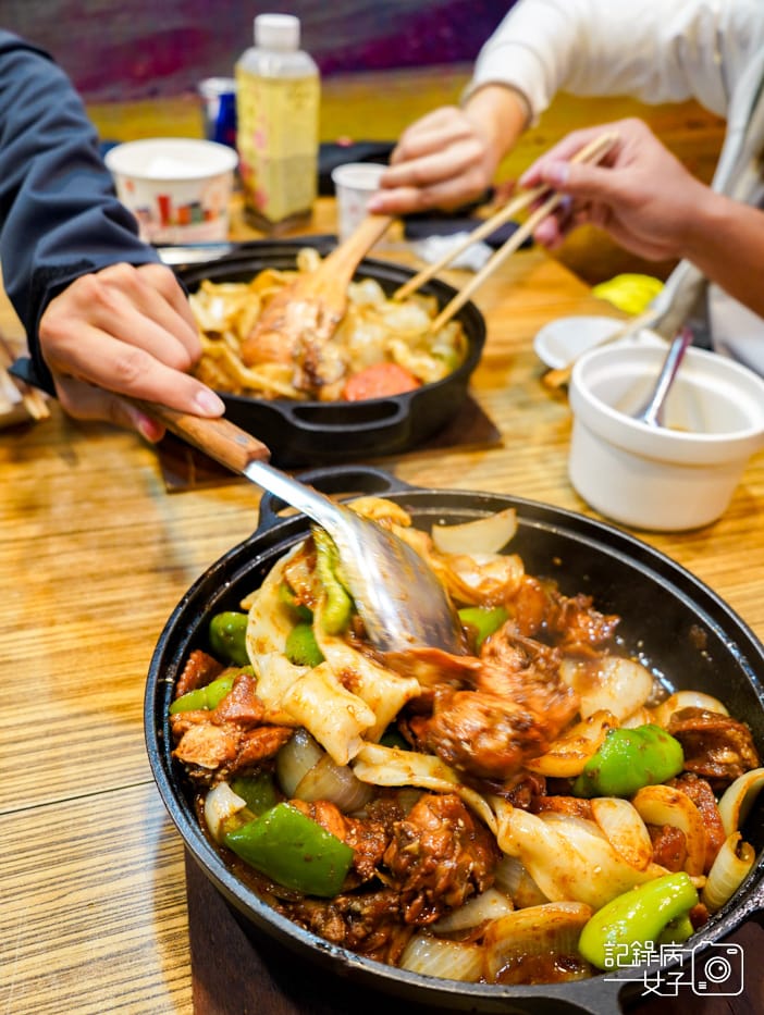 35新北中和南勢角青丹扎西新疆青藏料理羊騷味青藏羊排炕鍋大盤雞鍋皮帶寬麵.jpg 35新北中和南勢角青丹扎西新疆青藏料理羊騷味青藏羊排炕鍋大盤雞鍋皮帶寬麵.jpg