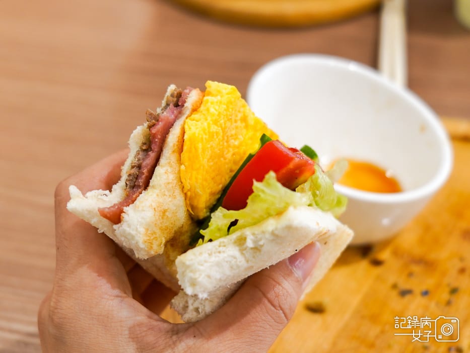 31新北三重早午餐達利早餐大蒜拼盤豬里肌總匯起司蛋餅.jpg 31新北三重早午餐達利早餐大蒜拼盤豬里肌總匯起司蛋餅.jpg