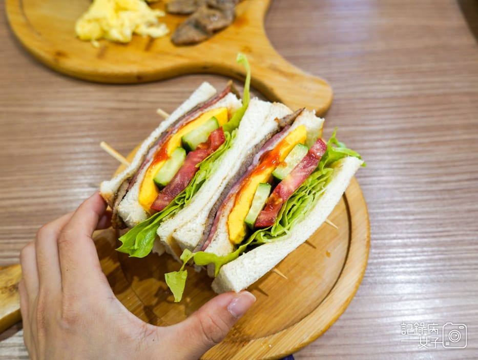 29新北三重早午餐達利早餐大蒜拼盤豬里肌總匯起司蛋餅.jpg 29新北三重早午餐達利早餐大蒜拼盤豬里肌總匯起司蛋餅.jpg