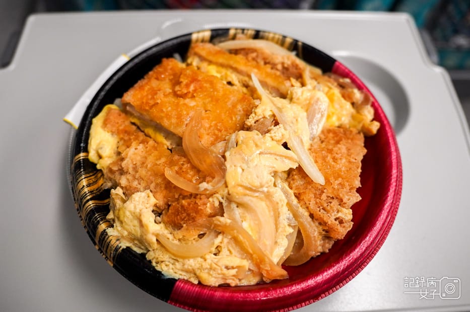 3唐吉訶德堂吉訶德炸豬排丼飯便當開箱.jpg