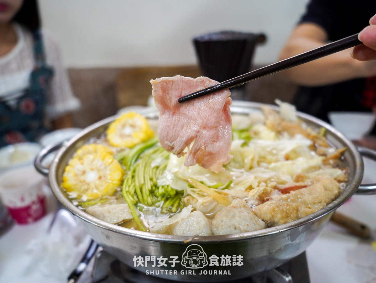【台南 中西區】小豪洲沙茶爐 x 中正總店老字號沙茶鍋 x 豐盛肉盤火鍋料 - 第1張圖 【台南 中西區】小豪洲沙茶爐 x 中正總店老字號沙茶鍋 x 豐盛肉盤火鍋料