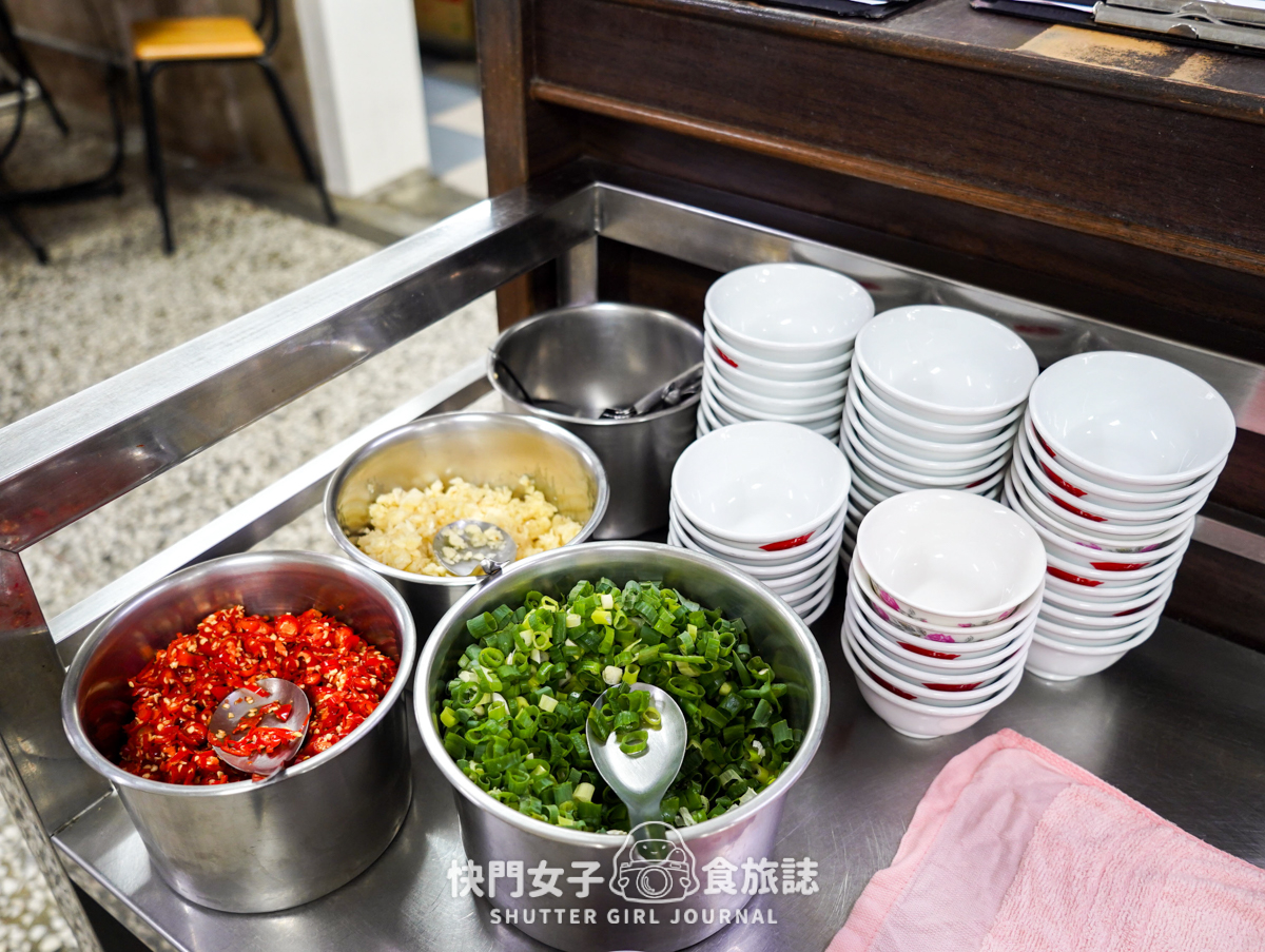 【台南 中西區】小豪洲沙茶爐 x 中正總店老字號沙茶鍋 x 豐盛肉盤火鍋料 - 第11張圖 【台南 中西區】小豪洲沙茶爐 x 中正總店老字號沙茶鍋 x 豐盛肉盤火鍋料