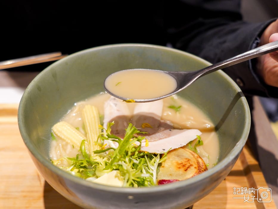 17雞湯桑拉麵雞白湯拉麵綜合燒鳥串燒雞肉丸甜點.jpg 17雞湯桑拉麵雞白湯拉麵綜合燒鳥串燒雞肉丸甜點.jpg