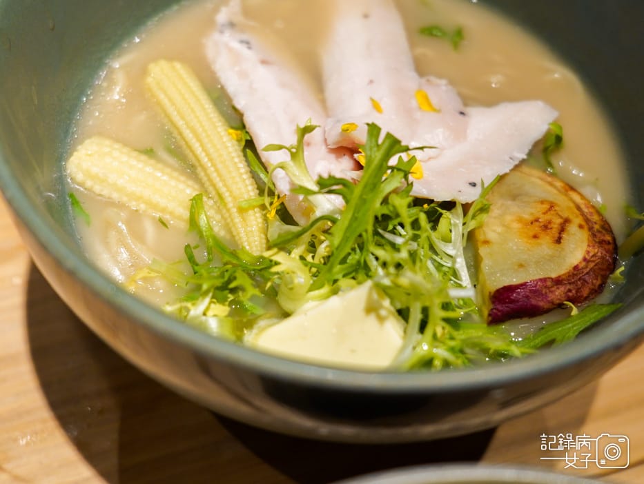 16雞湯桑拉麵雞白湯拉麵綜合燒鳥串燒雞肉丸甜點.jpg 16雞湯桑拉麵雞白湯拉麵綜合燒鳥串燒雞肉丸甜點.jpg