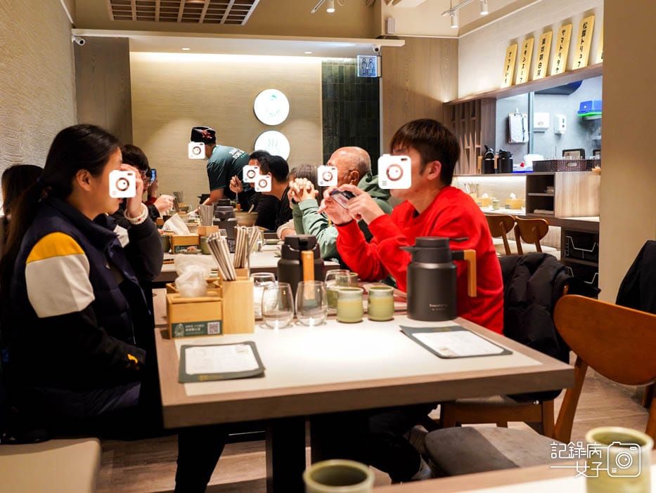 6雞湯桑拉麵雞白湯拉麵綜合燒鳥串燒雞肉丸甜點.jpg 6雞湯桑拉麵雞白湯拉麵綜合燒鳥串燒雞肉丸甜點.jpg