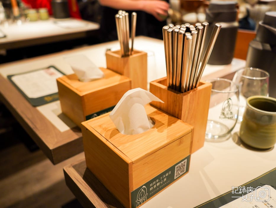 8雞湯桑拉麵雞白湯拉麵綜合燒鳥串燒雞肉丸甜點.jpg 8雞湯桑拉麵雞白湯拉麵綜合燒鳥串燒雞肉丸甜點.jpg