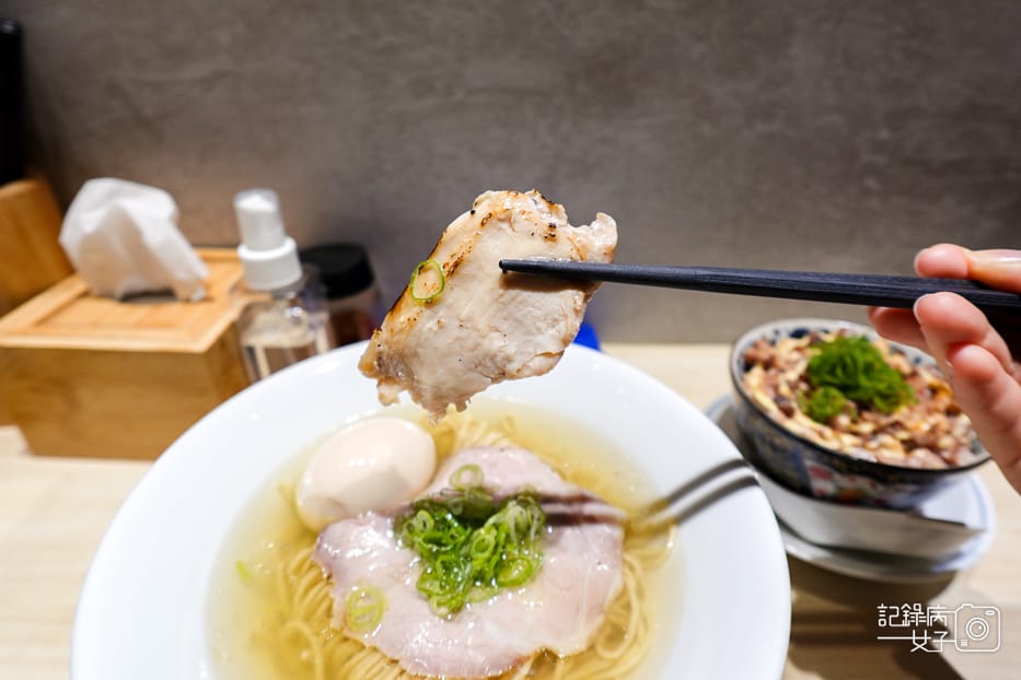 13內湖東湖麵屋昕家鹽味雞湯拉麵鹽味拉麵限量叉燒飯.jpg 13內湖東湖麵屋昕家鹽味雞湯拉麵鹽味拉麵限量叉燒飯.jpg