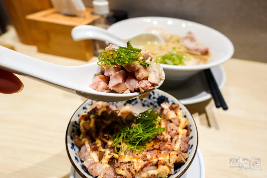 18內湖東湖麵屋昕家鹽味雞湯拉麵鹽味拉麵限量叉燒飯.jpg 18內湖東湖麵屋昕家鹽味雞湯拉麵鹽味拉麵限量叉燒飯.jpg