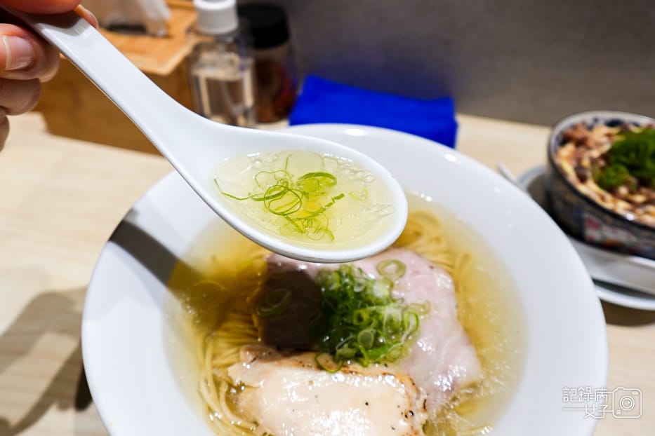 9內湖東湖麵屋昕家鹽味雞湯拉麵鹽味拉麵限量叉燒飯.jpg 9內湖東湖麵屋昕家鹽味雞湯拉麵鹽味拉麵限量叉燒飯.jpg