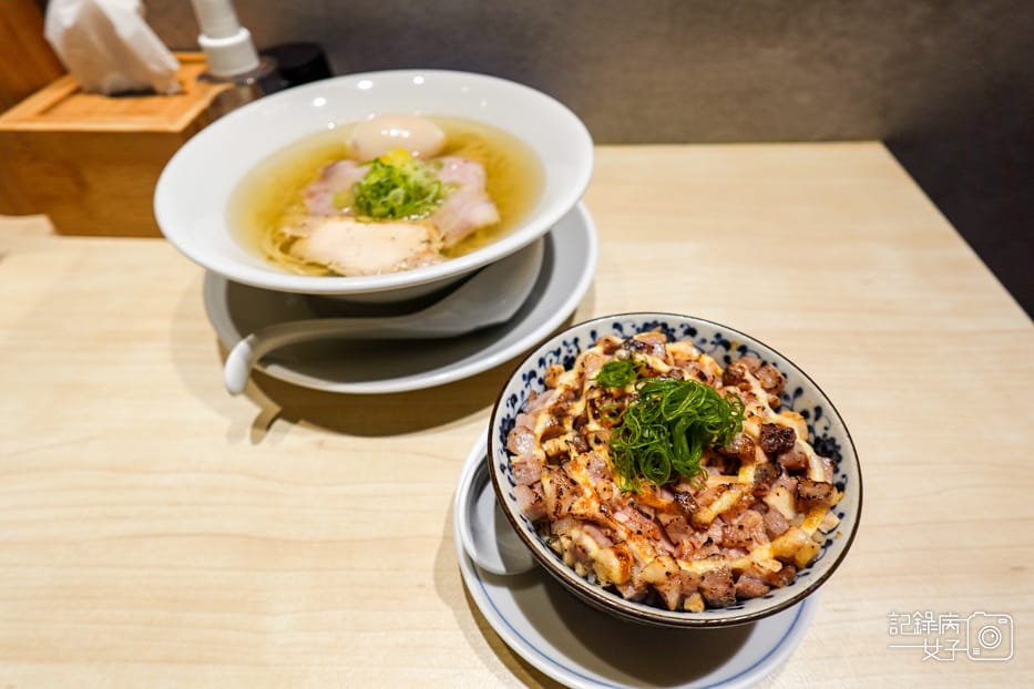 5內湖東湖麵屋昕家鹽味雞湯拉麵鹽味拉麵限量叉燒飯.jpg 5內湖東湖麵屋昕家鹽味雞湯拉麵鹽味拉麵限量叉燒飯.jpg