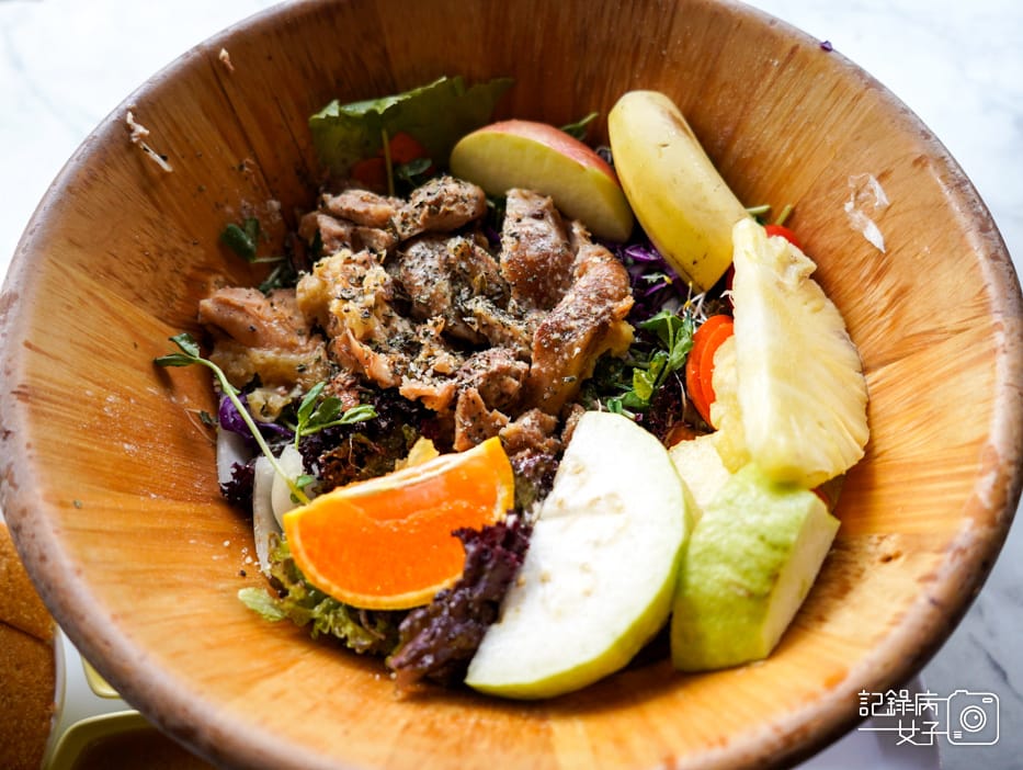 24華山丘比手作土司早午餐木盆沙拉帕尼尼三明治丘比早午餐丘比木盆沙拉.jpg 24華山丘比手作土司早午餐木盆沙拉帕尼尼三明治丘比早午餐丘比木盆沙拉.jpg