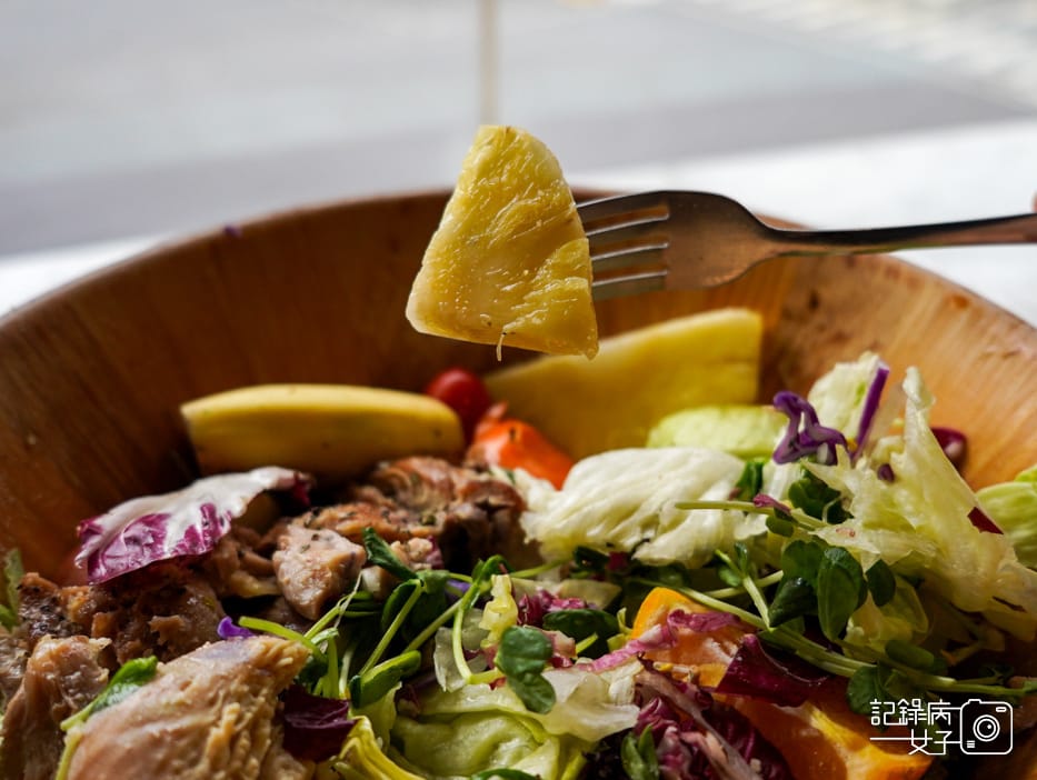 32華山丘比手作土司早午餐木盆沙拉帕尼尼三明治丘比早午餐丘比木盆沙拉.jpg 32華山丘比手作土司早午餐木盆沙拉帕尼尼三明治丘比早午餐丘比木盆沙拉.jpg