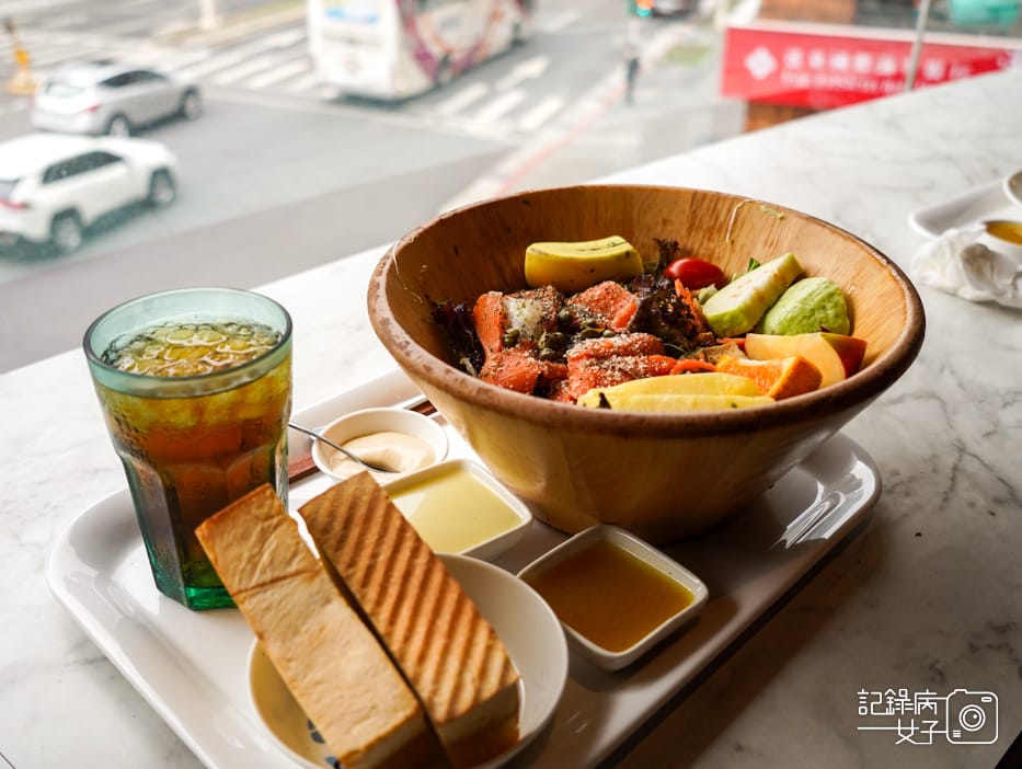 38華山丘比手作土司早午餐木盆沙拉帕尼尼三明治丘比早午餐丘比木盆沙拉.jpg 38華山丘比手作土司早午餐木盆沙拉帕尼尼三明治丘比早午餐丘比木盆沙拉.jpg