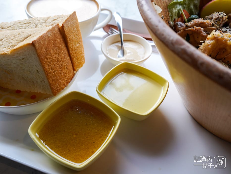 14華山丘比手作土司早午餐木盆沙拉帕尼尼三明治丘比早午餐丘比木盆沙拉.jpg 14華山丘比手作土司早午餐木盆沙拉帕尼尼三明治丘比早午餐丘比木盆沙拉.jpg