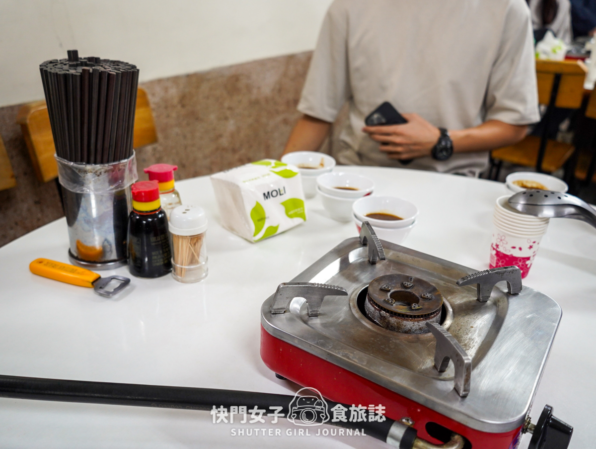 【台南 中西區】小豪洲沙茶爐 x 中正總店老字號沙茶鍋 x 豐盛肉盤火鍋料 - 第8張圖 【台南 中西區】小豪洲沙茶爐 x 中正總店老字號沙茶鍋 x 豐盛肉盤火鍋料