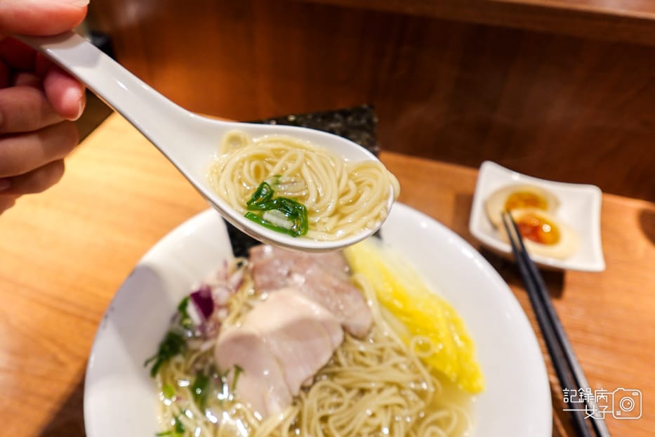 33士林劍潭長生塩人招牌鹽味拉麵雙倍肉片豚叉燒舒肥雞.jpg 33士林劍潭長生塩人招牌鹽味拉麵雙倍肉片豚叉燒舒肥雞.jpg