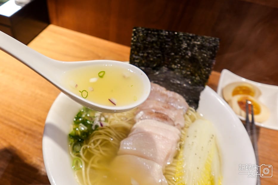 24士林劍潭長生塩人招牌鹽味拉麵雙倍肉片豚叉燒舒肥雞.jpg 24士林劍潭長生塩人招牌鹽味拉麵雙倍肉片豚叉燒舒肥雞.jpg