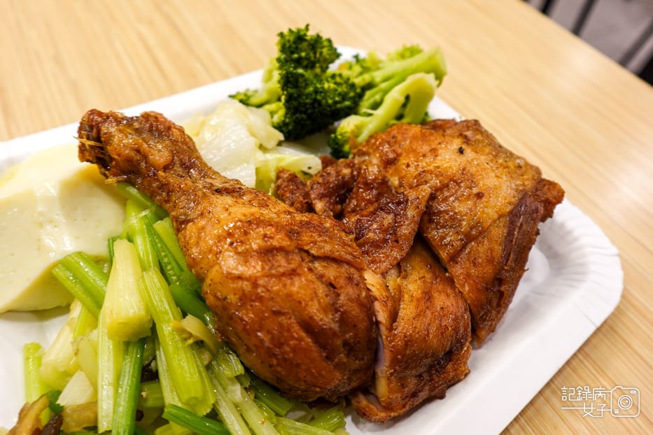 2內湖康寧雞腿達人烤雞腿便當炸雞排便當.jpg 2內湖康寧雞腿達人烤雞腿便當炸雞排便當.jpg