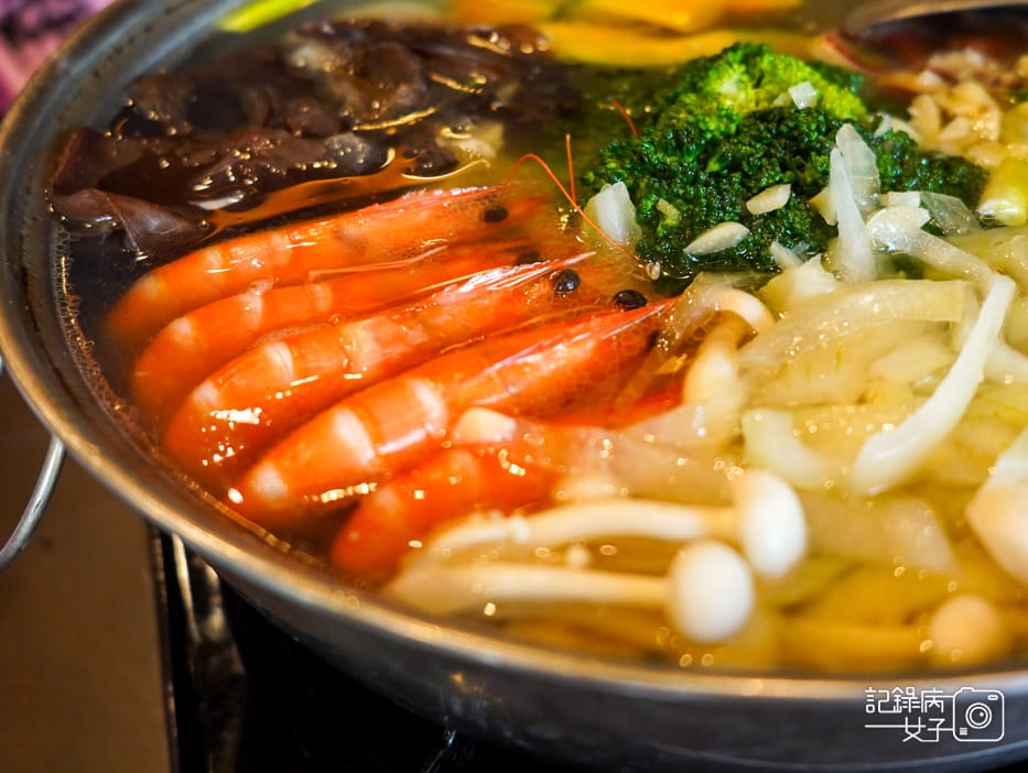 37嘉義合菜梅山餐館招牌梅子雞蠔香豬腱排養生日式海鮮火鍋.jpg 37嘉義合菜梅山餐館招牌梅子雞蠔香豬腱排養生日式海鮮火鍋.jpg