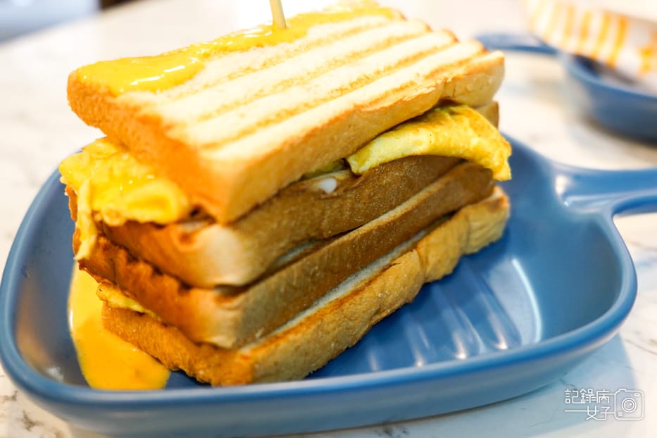 10早安亞譜南港興中店起司瀑布吐司高麗菜吐司早午餐早餐.jpg