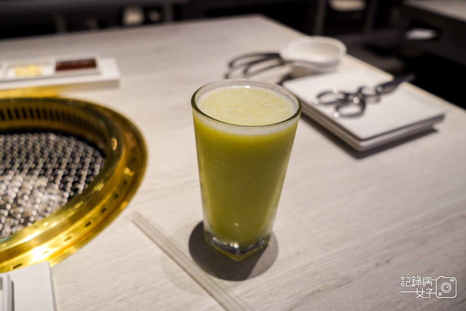 67台中輕井澤三山燒肉頂級日本A5和牛套餐牛肉火鍋專人烤蝦撥蝦.jpg 67台中輕井澤三山燒肉頂級日本A5和牛套餐牛肉火鍋專人烤蝦撥蝦.jpg