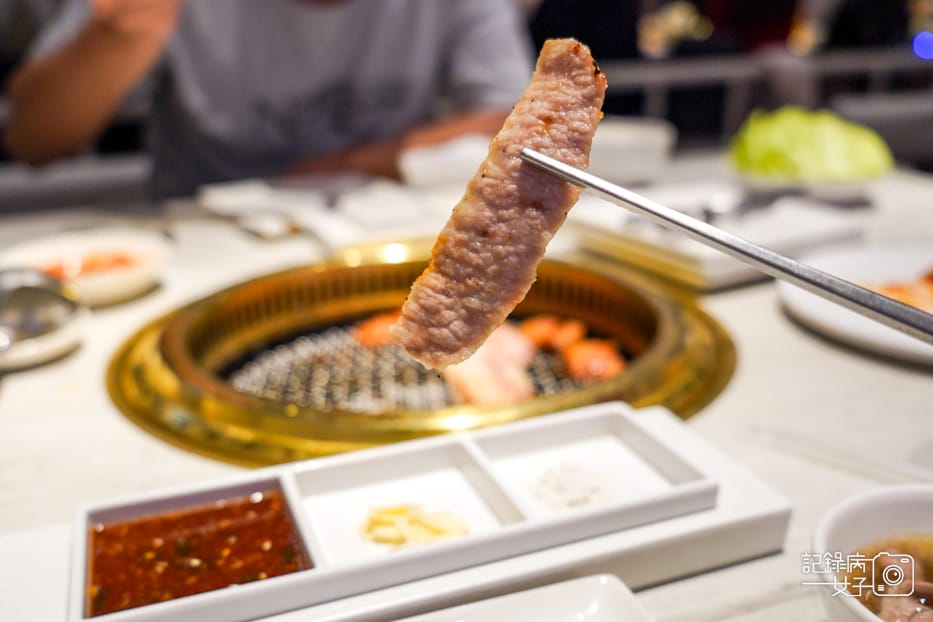 32台中輕井澤三山燒肉頂級日本A5和牛套餐牛肉火鍋專人烤蝦撥蝦.jpg 32台中輕井澤三山燒肉頂級日本A5和牛套餐牛肉火鍋專人烤蝦撥蝦.jpg