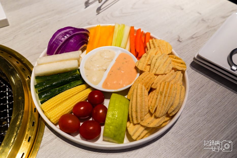 15台中輕井澤三山燒肉頂級日本A5和牛套餐牛肉火鍋專人烤蝦撥蝦.jpg 15台中輕井澤三山燒肉頂級日本A5和牛套餐牛肉火鍋專人烤蝦撥蝦.jpg