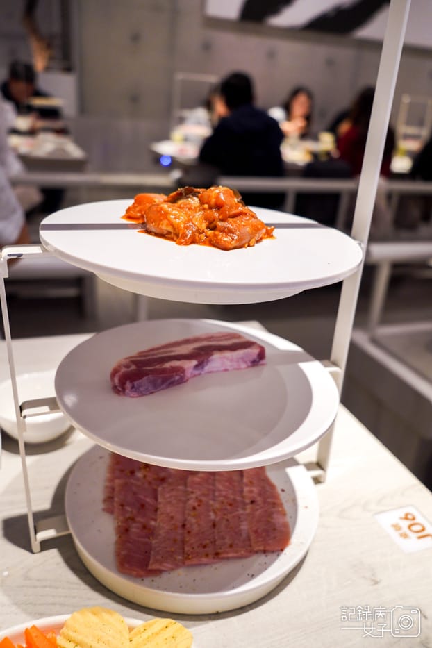 26台中輕井澤三山燒肉頂級日本A5和牛套餐牛肉火鍋專人烤蝦撥蝦.jpg 26台中輕井澤三山燒肉頂級日本A5和牛套餐牛肉火鍋專人烤蝦撥蝦.jpg