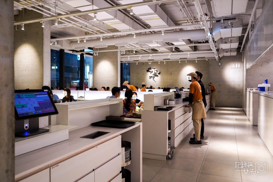 3台中輕井澤三山燒肉頂級日本A5和牛套餐牛肉火鍋專人烤蝦撥蝦.jpg 3台中輕井澤三山燒肉頂級日本A5和牛套餐牛肉火鍋專人烤蝦撥蝦.jpg