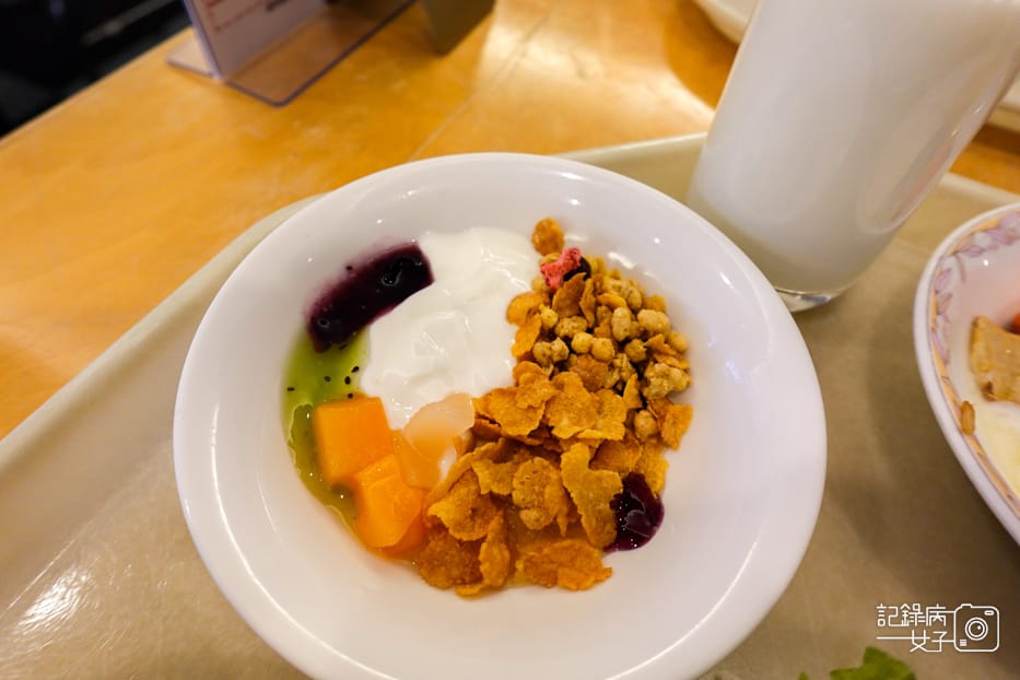 23雫石王子大飯店プリンスホテル早餐Prince Room自助餐廳岩井牛奶日本優格.jpg 23雫石王子大飯店プリンスホテル早餐Prince Room自助餐廳岩井牛奶日本優格.jpg