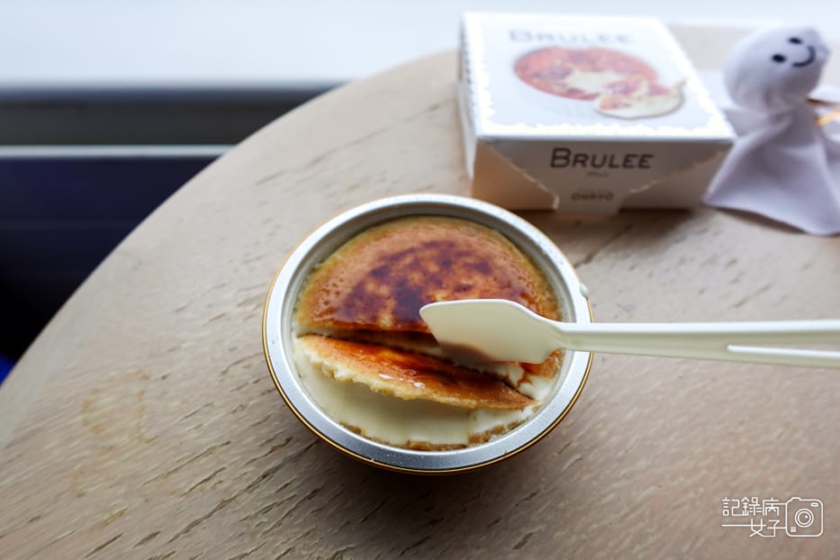 12日本LAWSON超商開箱BRULEE烤布蕾冰淇淋布丁オハヨー ブリュレ.jpg 12日本LAWSON超商開箱BRULEE烤布蕾冰淇淋布丁オハヨー ブリュレ.jpg