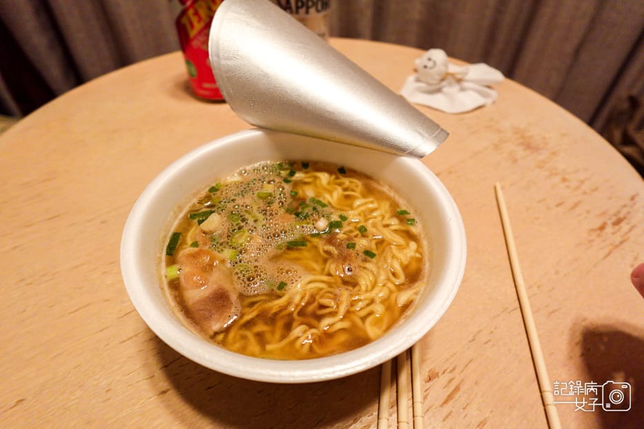 28日本LAWSON超商開箱ススギャメンヤゼ ットンニボシラーメン豚骨拉麵泡麵.jpg 28日本LAWSON超商開箱ススギャメンヤゼ ットンニボシラーメン豚骨拉麵泡麵.jpg