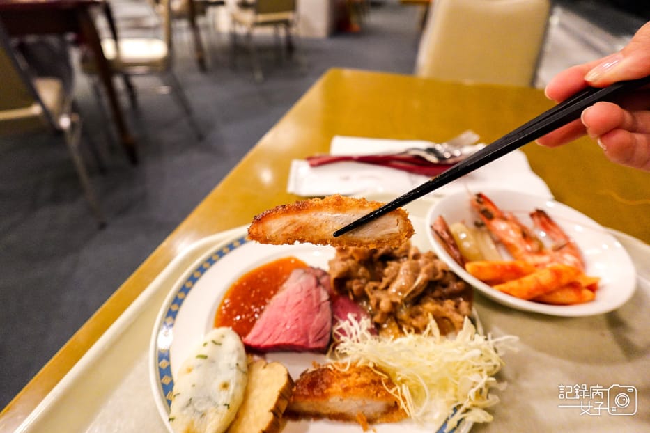 37雫石王子大飯店プリンスホテルPrince Room自助餐牛排炸豬排.jpg 37雫石王子大飯店プリンスホテルPrince Room自助餐牛排炸豬排.jpg