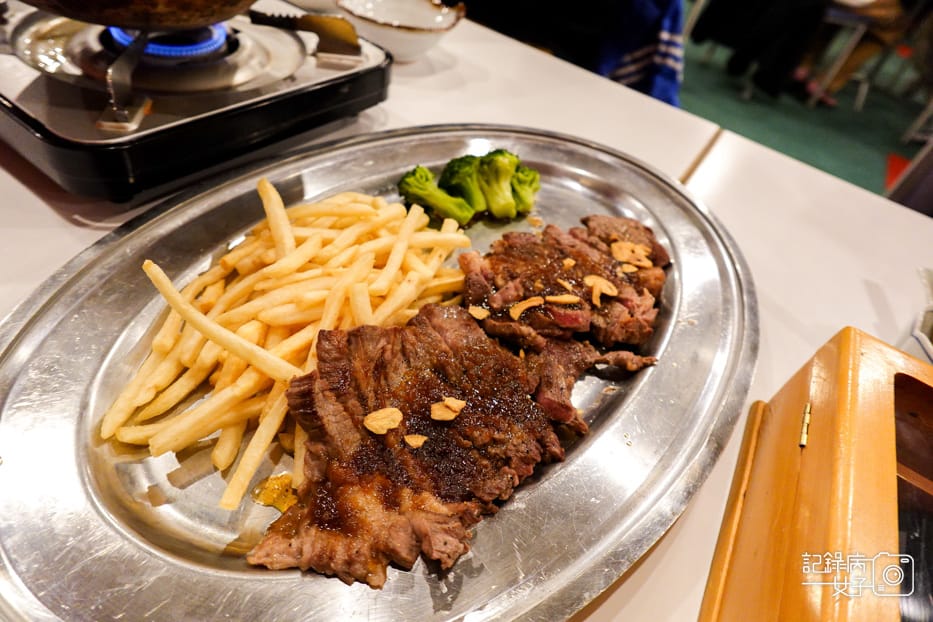 23雫石プリンスホテル雫石王子大飯店居酒屋什錦鍋日式火鍋套餐嫩肩里肌牛排.jpg 23雫石プリンスホテル雫石王子大飯店居酒屋什錦鍋日式火鍋套餐嫩肩里肌牛排.jpg