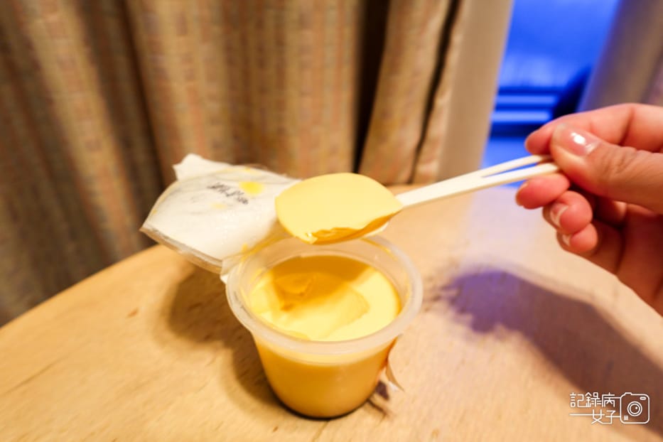 18日本LAWSON超商開箱トーラク タマコノプリン雞蛋布丁.jpg 18日本LAWSON超商開箱トーラク タマコノプリン雞蛋布丁.jpg