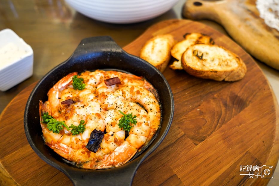 27陽明山美軍宿舍群餐廳The Café By 想陽明山西班牙油悶大蒜鮮蝦.jpg