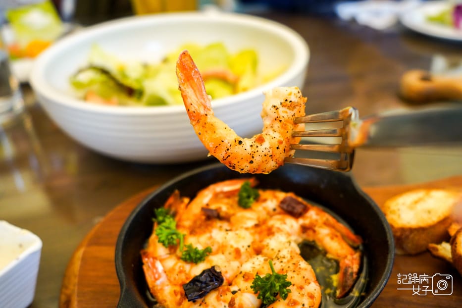 30陽明山美軍宿舍群餐廳The Café By 想陽明山西班牙油悶大蒜鮮蝦.jpg