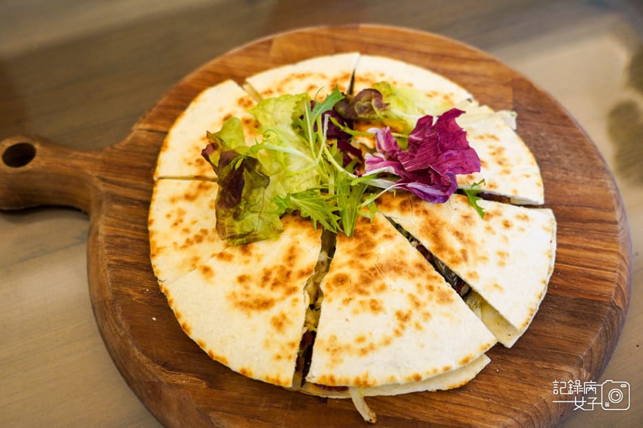 31陽明山美軍宿舍群餐廳The Café By 想陽明山蒜苗鴨胸薄餅.jpg