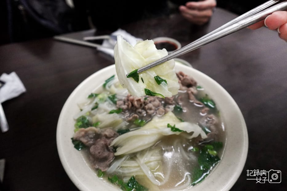 7台北信義區老北一菜盒店越南牛肉河粉韭菜水餃高麗菜水餃.jpg