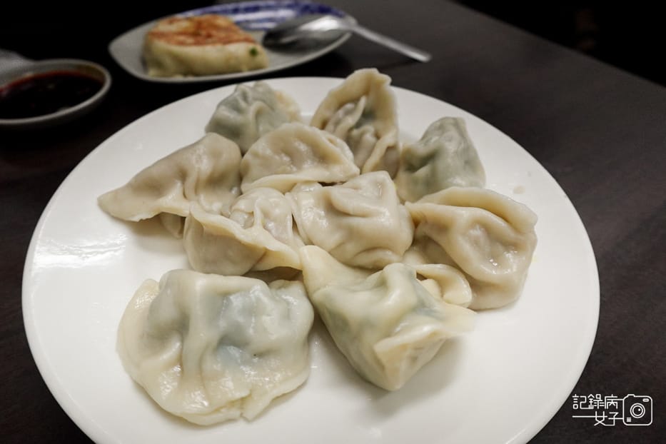 9台北信義區老北一菜盒店越南牛肉河粉韭菜水餃高麗菜水餃.jpg