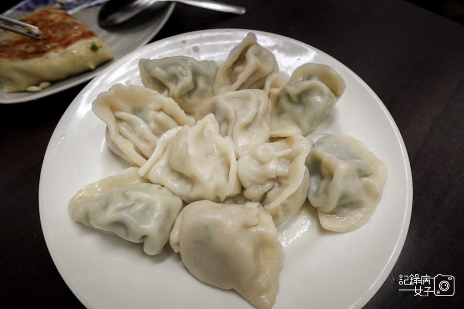 8台北信義區老北一菜盒店越南牛肉河粉韭菜水餃高麗菜水餃.jpg